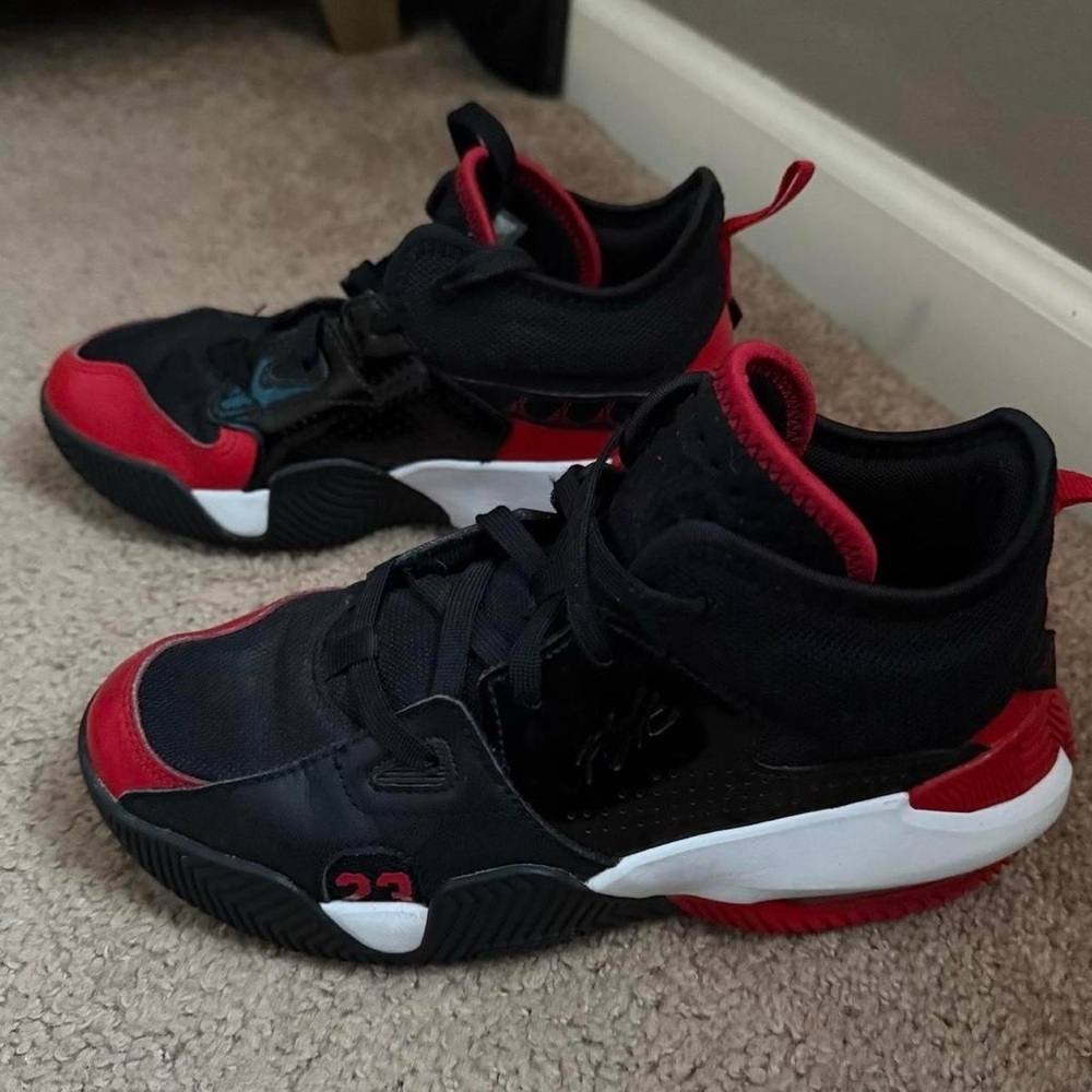 JORDAN STAY LOYAL 2 - Picture 2 of 6